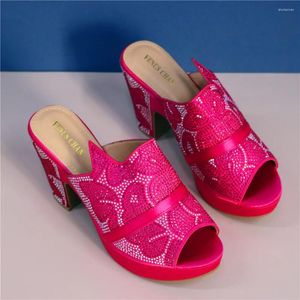 Dress Shoes Designer Women Luksus 2024 Wedge for Platform Heels Rhinestone Wedding Bride Mules