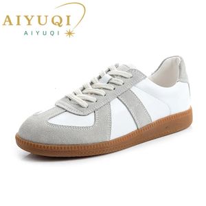 Aiyuqi tênis femininos de couro genuíno senhoras sapatos de treinamento moral casual primavera sapatos planos femininos 240117