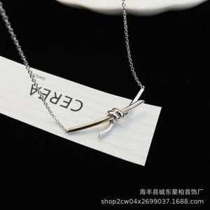 Luxury Jewelry Designer T Pendant Necklaces t Family Twisted Necklace Sterling Silver S925 Valley Ailing Same Kont Twisted Cord Collar Chain Simple Lg95