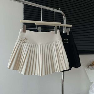 2024 Fashion New Womens Designer Skirt Metal Letter High Waist Pleated Anti-Glare Thin Mini Skirts Women