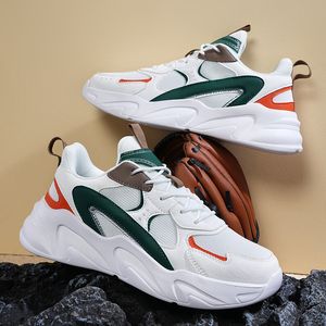 Designer Shoe Running Shoes Hot selling Mens Rubber Thick Soles Featuring Popular Fashion Black Brown Green Blue Red Grey White Deep Multi neakers Trainers b813