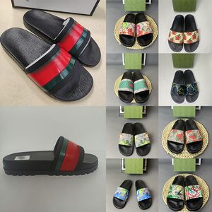 2024 Designer Sandaler för män Kvinnor Gummi gummiläder glider röda platta tofflor randiga växlar sula sandal sliders man kvinna damer toffel lyx blommor skor