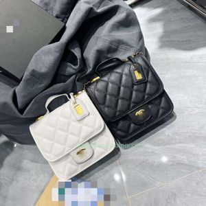 Kanal Çantası 22K Sonbahar Hareketi Messenger Çanta Tasarımcı Çantalar Omuz Çantaları Çanta Küçük Squarebag Zincir Crossbodbag Askılı ŞEKİL METAL