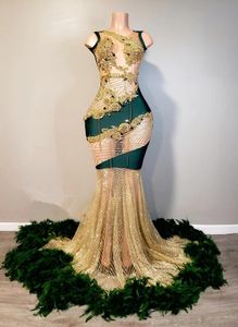 Emerald Green Gold African Prom Elbiseler Siyah kız için ışıltılı elmas kristal tüyü şeffaf örgü akşam kıyı doğum günü elbisesi