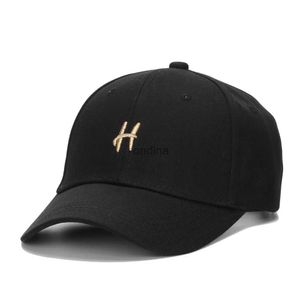 Ball Caps 2023 Mode Neue Frauen H Brief Baumwolle Baseball Kappe Einstellbare Strapback Gewaschen Gestickte Sonne Papa Hut für Männer frauen Golf Hüte YQ240117