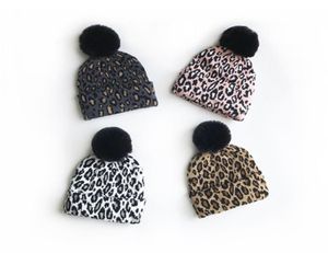 Çocuk Leopar Örgü Şapkaları 2020 Sonbahar Kış Yeni Çocuklar Büyük Siyah Pompom Şapka Bere Moda Kız Kızlar Isıtıcı Beanie A41003402671