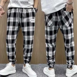Herrbyxor Spring Autumn White Black Plaid Casual Pants Men Lounging Relaxed Comfy Soft Cotton Loose Sweatpants Fashion Many Trousers Q240117