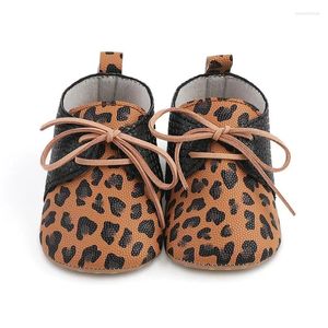 Pierwsze Walkers Retro Baby Boys Girls Buty Leopard bez poślizgu małe niemowlę