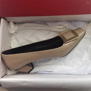Elbise Ayakkabı Tek Ayakkabı Kadın 2024 İlkbahar ve Sonbahar Yaz Orta Topuk Kare Kare Baş Sığ Ağız Fil Gri Banliyö