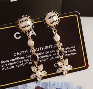 Elegant Luxury Pearl Tassel Chain Earring Boutique Gift Jewelry Charm Earrings With Box Classic Designer Earrings Autumn Winter New Romantic Gift Earrings