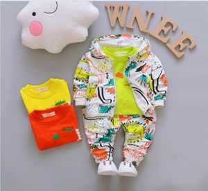 Bambini Ragazzo Ragazza Set di abbigliamento Bambino Cartoon Cappotto con cappuccio Maglietta Pantaloni 3 pezzi Vestito Primavera Autunno Tuta da bambino Outfit2785277