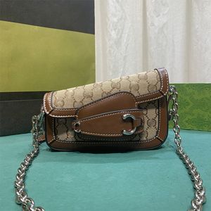 Tasarımcı Çanta Lüks El çantası Hobo Çanta Çanta Klasik Kadın Omuz Çantası Under Emblody Crossbody Tote Çanta Moda Debriyajları Kadınlar Yarım Ay Çantası Kahve