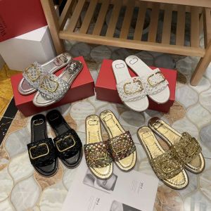 2023 Nya sandaler Fashion Shoe Womans Satin Mesh Tyg utomhus svart vit designer Sandale platt klack toffel Slide Men Beach Pool tofflor 35-4