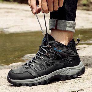 Scarpe da ginnastica tattiche dal taglio alto Scarpe da trekking Scarpe da esterno invernali Stringate antiscivolo Scarpe sportive da trekking casual da donna Uomo Marrone Big47 240116