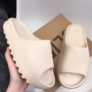 Tofflor original kvinnor män märke sandaler mujer strand casual sko eva yees slide män glider sommar unisex clogs hem storlek35-46 240116