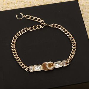 2024 Luxuriöse Charm-Anhänger-Halskette mit Diamant und Kristall in 18-Karat-Vergoldung mit Stempelbox PS3818A