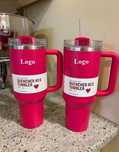 Cobrand Winter Comso Pink Parade 40oz Quencher H2.0 Mugs Cups 스테인리스 스틸 텀블러 컵 실리콘 핸들 발렌타인 데이 선물 1 : 1 로고