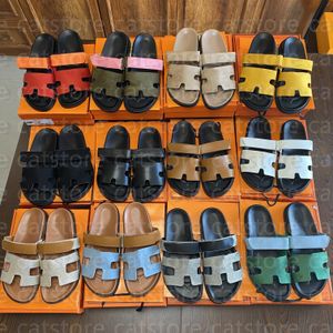 Designer tofflor Herrkvinnor strand sandaler klassiska spänne sommaren non-halp utomhus läder flip-flops en fot stigrup lata casual skor stor storlek 35-46