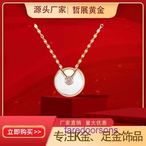 Toppkvalitet Carter Designer Necklace Online Store 18K Gold Talisman Pendant For Women Rose Red Agate White Fritillaria Light Luxury Ins With Original Box