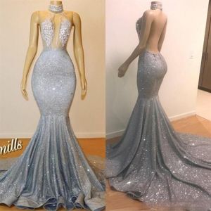 2021 Backless Mermaid Long aftonklänningar Hang Neck Tulle -applikationer Täckade paljetterade anpassade formella aftonklänningar Prom Party D276U