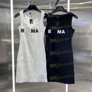 2024 Kvinnors designerbehållare broderade klädbokstäver TEES Bomullsklänning