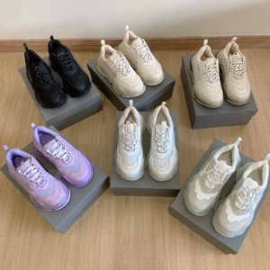 Scarpe da papà di design di lusso con suole in cristallo imbottite ad aria di alta qualità, disponibili in sei diversi colori per il massimo comfort sui piedi