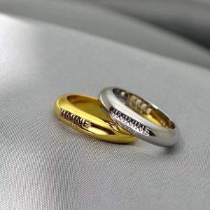 Anello semplice da uomo Anelli d'amore dolce minimalista Coppia Designer Marchio CE Gioielli in argento dorato Regalo di compleanno Ornamenti di senso avanzato per uomo e donna