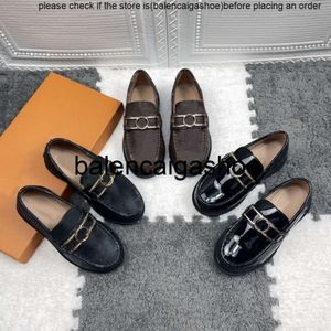 Lvity Louisevittonly barn designer loafers casual skor gammal blomma loafer klänning sko pojkar flickor mjuk bekväm loafer slip på skor baby småbarn sandal l och v c