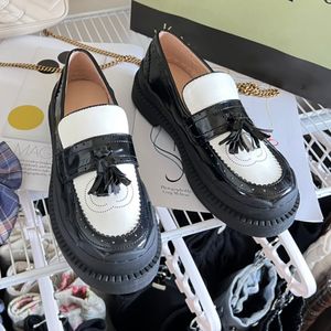 Italy Brand Fashion Tassel Women Designer Dress Shoes Classic Double Letter Ladies Thick Sole Loafers Black Scarpe High-quality Flat Bottomed Cowhide Casual Shoe