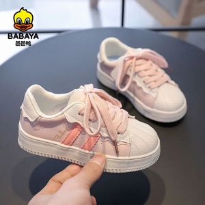 Babaya Dziecięce małe białe buty Girls 'Casual Board Buty 2023 Spring Single Shoes Boys' Canvas Buty 240117