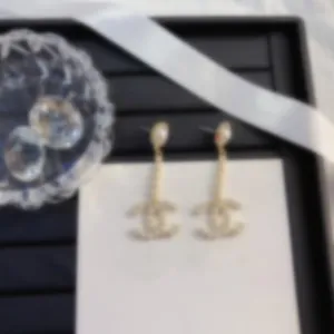 Enkel högkvalitativ lyx Desinger Letter Stud Long C örhängen Pearl Tassel Crystal Rhinestone Wedding Party Jewelry Accessories