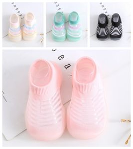 2024 neue First Walkers Sommer Mädchen Jungen Kinder schöne Bonbonfarben Sandalen Babys Schuhe 1-4 Jahre alt Kleinkind Hausschuhe Weiche Sohle Kinder Designer Schuhe rutschfest