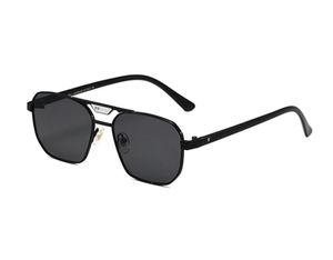 مصمم الأزياء النظارات الشمسية الكلاسيكية نظارة نظارة شاطئ شاطئ في الهواء الطلق لرجل امرأة 5 لون ثلاثية التوقيع p58