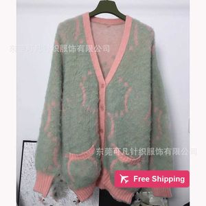 Maglioni da donna firmati Cardigan lavorato a maglia double face in mohair con scollo a V lavorato a maglia alta, cappotto morbido e appiccicoso unisex stile sciolto e pigro 1JNA