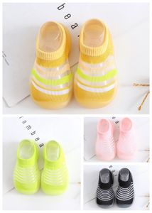 2024 NYA FÖRSTA WALKER SOMMER GIRLS POYS BYGA CANDY FÄRG SANDALER Baby Shoes Toddler Slippers Soft Sole Children Designer Shoes Non-Slip