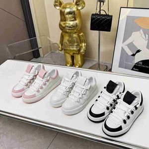 Famous designers highly recommend the popular little white shoes, retro, distressed fashion, simple and high-end, casual matching, and very comfortable on the feet 35-41