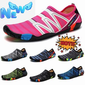 Pantofole di design Ciabatte con cuscino per piscina Estate Lvities Tessuto di cotone Scarpe casual in pelle Uomo Sandali piatti con risvolto nero Ciabatte Sunset Imbottito Moda donna