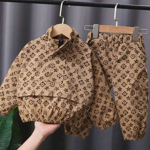 Clothing Sets Children Designer 4 Baby Boy Clothes 5 Years Toddler Boutique Outfits Fashion Print Splicing Coats and Pants Kids Bebe89