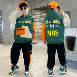 Sonbahar Kış Boys Trailsuit Junior Kid Moda Mektup Kapşonlu Sweaterpants Setler Uzun Kollu Üst Pantolonlar Sıradan İki Parça Takım Elbise 240117