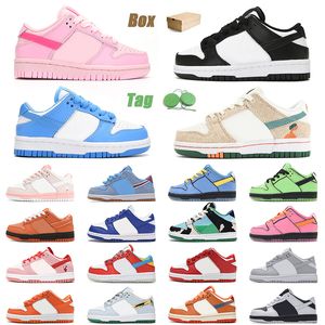 2024 TOP OG BABY KIDS SNEAKERS DESIGNER PANDA RUNNINGskor PANDAS SVART VIT HOMPER Fruktig Pebble Triple Pink University Blue Jogging Walking Platform Trainers