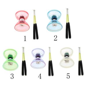 Pro Rolamento Triplo Médio 5 polegadas Chinês Yoyo Diabolo Brinquedo com Luzes Varas de Carbono Conjunto de Cordas Diferentes Cores Variam 240117