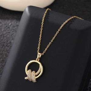 Tiffanylris endant Necklaces Knot t Valley Family Ailing Same Necklacetwisted Rope Knot with Diamond Pendant Necklace for Womens Light Luxury Titanium Stee