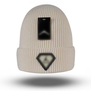 Classico designer autunno inverno stile caldo cappelli a cuffia uomo e donna moda 6 colori berretto lavorato a maglia autunno lana all'aperto berretti con teschio caldo J-5