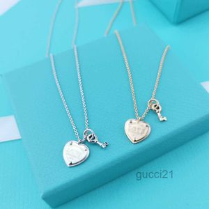 Populardesigner Small Luxury t Family Pure Silver Peach Lock Key Necklace Pendant Thick Plated 18k Mijin Jewelry OXVA