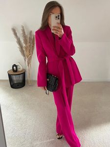 Mode blazer rockar kvinnor vår ol casual lång ärm rose röd blazer med bälte kvinnlig snörning upp high street chic ytterkläder 240117