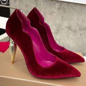 Sandália Outono moda verão roupas cor marca novo design sapatos de couro de salto alto mulheres sapatos pontiagudos sandálias de casamento quadradas festa de dança da senhora com caixa