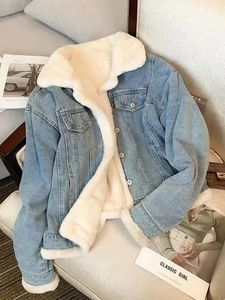 Winter Fleece Thicken Denim Jacket Women Loose Oversized Casual Warm Jeans Coats Wear Fur Collar Long Sleeves Female Clothes 240117