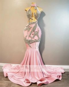 2024 Rosa Kleider, wunderschönes Meerjungfrau-Neckholder-Stil, glitzernde Silberkristalle, Strasssteine, Quasten, schwarzes Mädchen-Abschlussball-Party