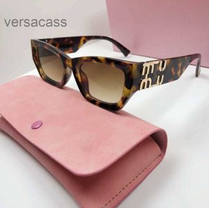 Sunglasses Fashion Sunglasses Mu Womens Personality Mirror Leg Metal Large Letter Design Multicolor Brand Glasses Factory Outlet Promotional SpecialUPN4 UPN4