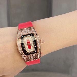 Women Watch Designer Water Diamond Watch Fashion Stainless Steel Ducling مليء بألهة الماس على طراز مراقبة الفاخرة الكلاسيكية المقاومة للماء